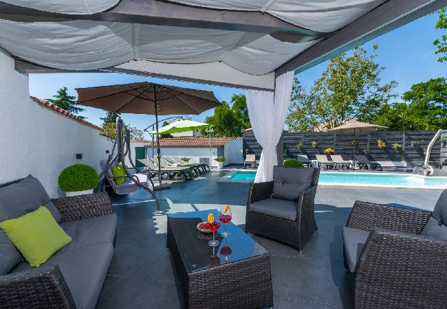 Ferienwohnung in Porec - Ferienwohnung in Poreč mit Terrasse, Klimaanlage, W-LAN, Waschmaschine (4928-8) Ferienwohnung in Porec - Ferienwohnung in Poreč mit Terrasse, Klimaanlage, W-LAN, Waschmaschine (4928-8)