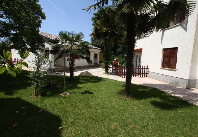 Ferienhaus in Porec - Ferienhaus in Poreč mit Terrasse, Klimaanlage, W-LAN, Waschmaschine (4928-11) Ferienhaus in Porec - Ferienhaus in Poreč mit Terrasse, Klimaanlage, W-LAN, Waschmaschine (4928-11)