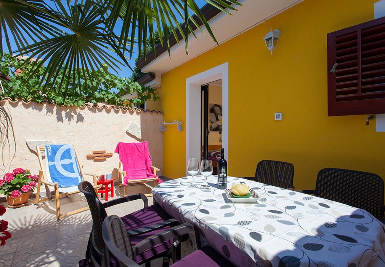 Ferienhaus in Porec - Ferienhaus in Poreč mit Terrasse, Klimaanlage, W-LAN, Waschmaschine (4928-11)