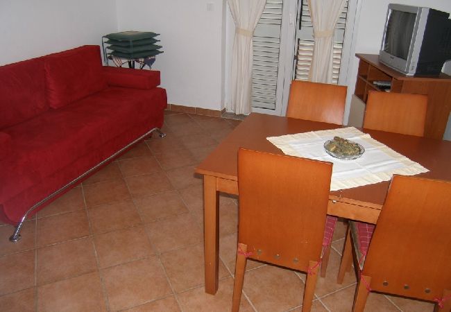 Ferienwohnung in Sukošan - Ferienwohnung in Sukošan mit Balkon, Klimaanlage, W-LAN (4941-1) Ferienwohnung in Sukošan - Ferienwohnung in Sukošan mit Balkon, Klimaanlage, W-LAN (4941-1)