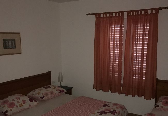 Ferienwohnung in Sukošan - Ferienwohnung in Sukošan mit Balkon, Klimaanlage, W-LAN (4941-1) Ferienwohnung in Sukošan - Ferienwohnung in Sukošan mit Balkon, Klimaanlage, W-LAN (4941-1)