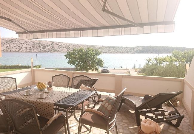 Ferienwohnung in Rab - Ferienwohnung in Barbat mit Meerblick, Klimaanlage, W-LAN, Waschmaschine (4956-1) Ferienwohnung in Rab - Ferienwohnung in Barbat mit Meerblick, Klimaanlage, W-LAN, Waschmaschine (4956-1)