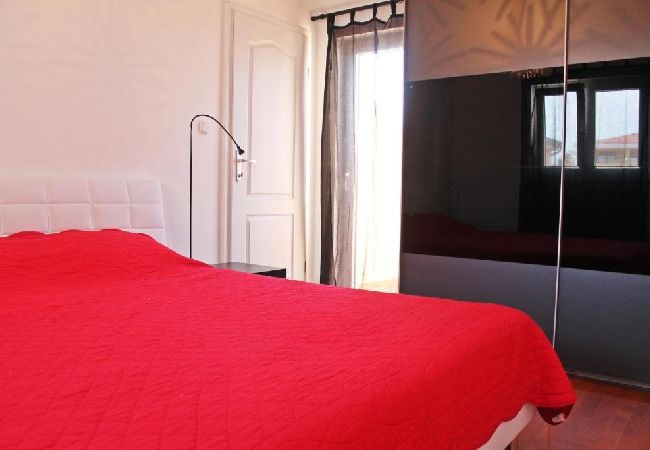 Ferienwohnung in Zambratija - Ferienwohnung in Zambratija mit Meerblick, Balkon, Klimaanlage, W-LAN (4961-3) Ferienwohnung in Zambratija - Ferienwohnung in Zambratija mit Meerblick, Balkon, Klimaanlage, W-LAN (4961-3)
