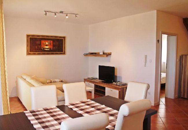 Ferienwohnung in Zambratija - Ferienwohnung in Zambratija mit Meerblick, Balkon, Klimaanlage, W-LAN (4961-3) Ferienwohnung in Zambratija - Ferienwohnung in Zambratija mit Meerblick, Balkon, Klimaanlage, W-LAN (4961-3)
