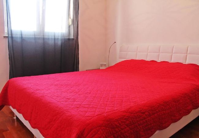 Ferienwohnung in Zambratija - Ferienwohnung in Zambratija mit Meerblick, Balkon, Klimaanlage, W-LAN (4961-3) Ferienwohnung in Zambratija - Ferienwohnung in Zambratija mit Meerblick, Balkon, Klimaanlage, W-LAN (4961-3)