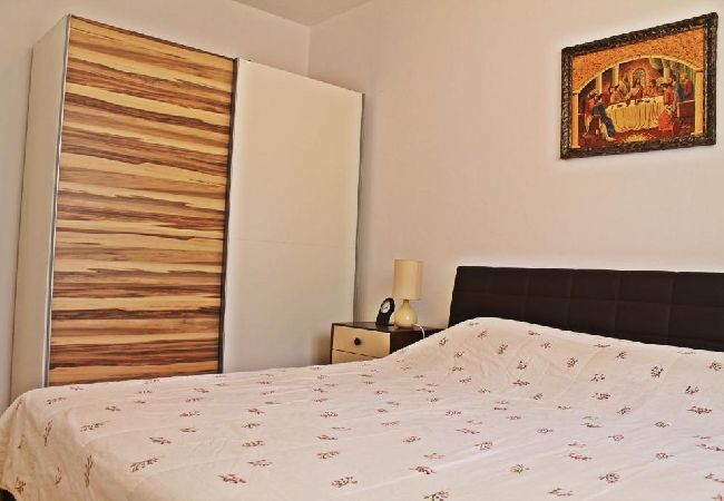 Ferienwohnung in Zambratija - Ferienwohnung in Zambratija mit Meerblick, Balkon, Klimaanlage, W-LAN (4961-3) Ferienwohnung in Zambratija - Ferienwohnung in Zambratija mit Meerblick, Balkon, Klimaanlage, W-LAN (4961-3)