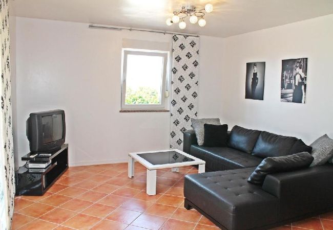 Ferienwohnung in Zambratija - Ferienwohnung in Zambratija mit Meerblick, Balkon, Klimaanlage, W-LAN (4961-2) Ferienwohnung in Zambratija - Ferienwohnung in Zambratija mit Meerblick, Balkon, Klimaanlage, W-LAN (4961-2)