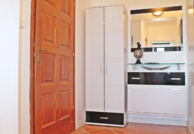 Ferienwohnung in Zambratija - Ferienwohnung in Zambratija mit Meerblick, Balkon, Klimaanlage, W-LAN (4961-2) Ferienwohnung in Zambratija - Ferienwohnung in Zambratija mit Meerblick, Balkon, Klimaanlage, W-LAN (4961-2)