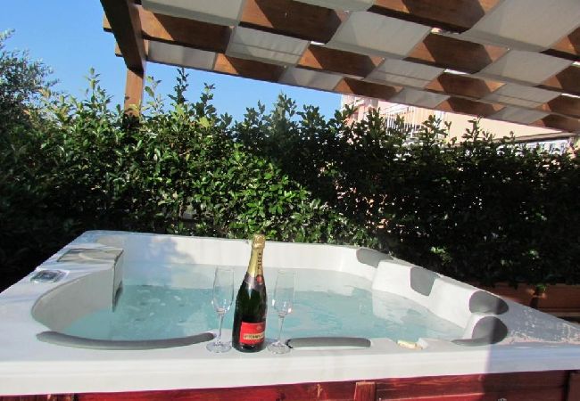 Ferienwohnung in Zambratija - Ferienwohnung in Zambratija mit Meerblick, Terrasse, Klimaanlage, W-LAN (4961-1) Ferienwohnung in Zambratija - Ferienwohnung in Zambratija mit Meerblick, Terrasse, Klimaanlage, W-LAN (4961-1)