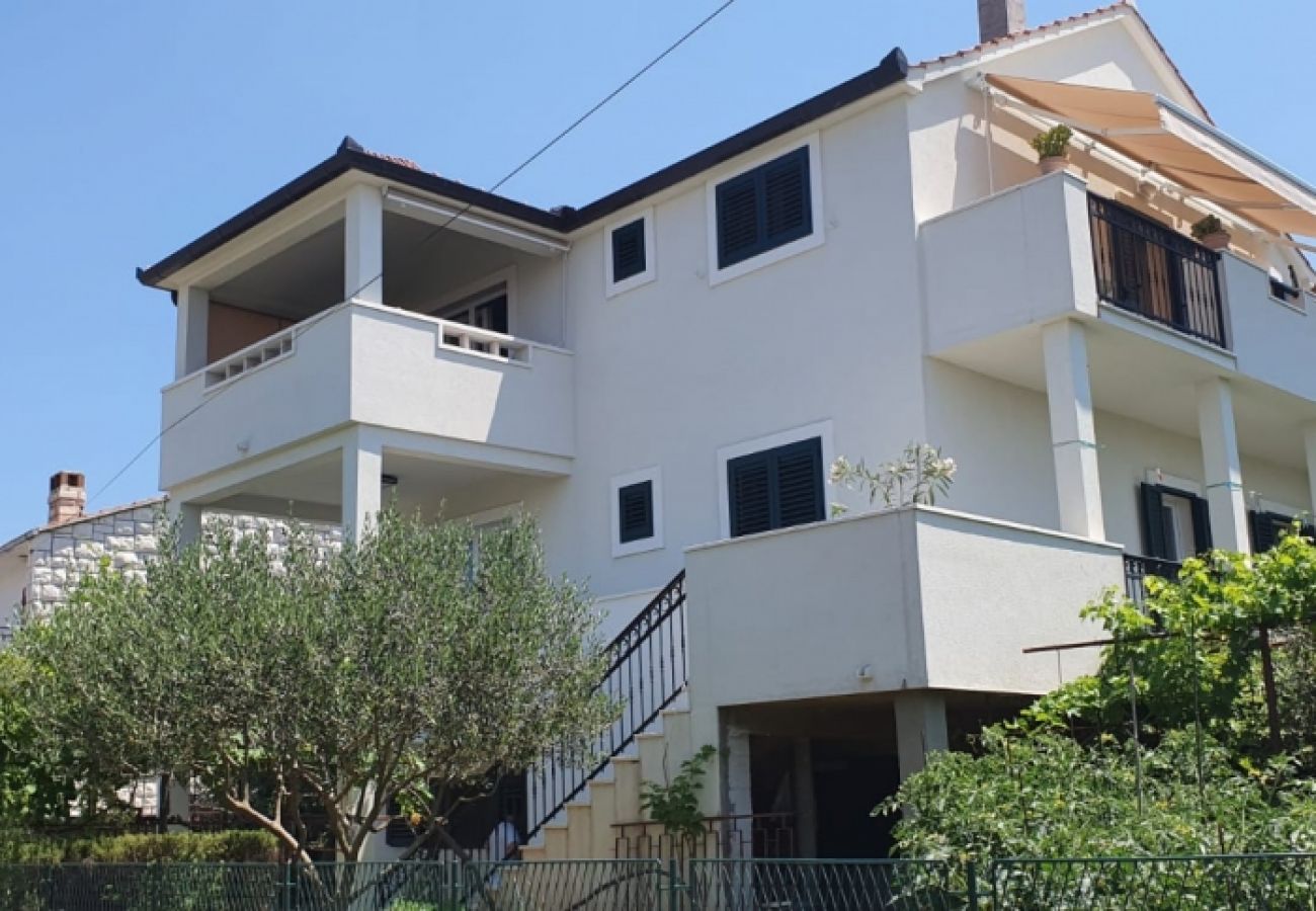 Ferienwohnung in Supetar - Ferienwohnung in Supetar mit Meerblick, Balkon, Klimaanlage, W-LAN (4998-2)