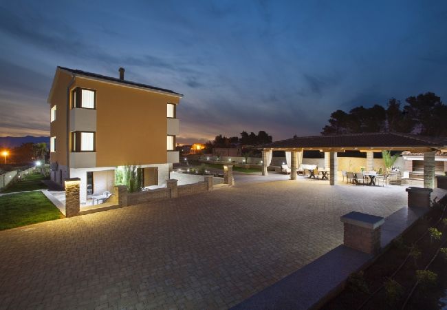 Ferienhaus in Vir - Ferienhaus in Vir mit Meerblick, Terrasse, Klimaanlage, W-LAN (4586-7) Ferienhaus in Vir - Ferienhaus in Vir mit Meerblick, Terrasse, Klimaanlage, W-LAN (4586-7)