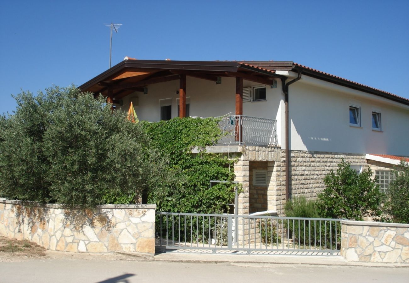 Ferienwohnung in Drage - Ferienwohnung in Drage mit Balkon, Klimaanlage, W-LAN (5013-1)