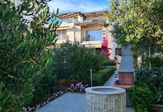 Ferienwohnung in Tribunj - Ferienwohnung in Tribunj mit Meerblick, Balkon, Klimaanlage, W-LAN (4953-3) Ferienwohnung in Tribunj - Ferienwohnung in Tribunj mit Meerblick, Balkon, Klimaanlage, W-LAN (4953-3)