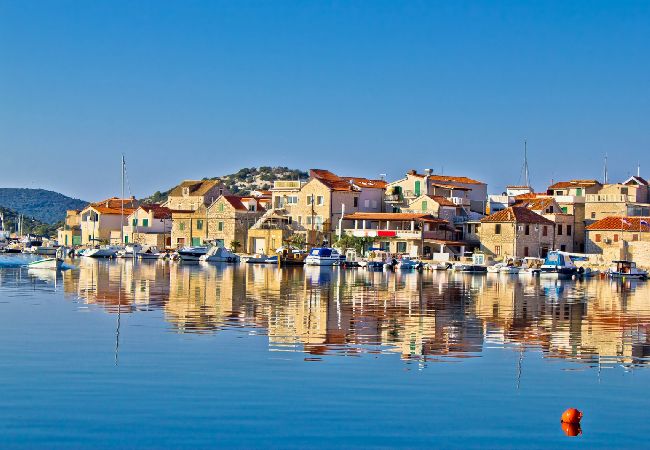 Ferienwohnung in Tribunj - Ferienwohnung in Tribunj mit Meerblick, Balkon, Klimaanlage, W-LAN (4953-3) Ferienwohnung in Tribunj - Ferienwohnung in Tribunj mit Meerblick, Balkon, Klimaanlage, W-LAN (4953-3)