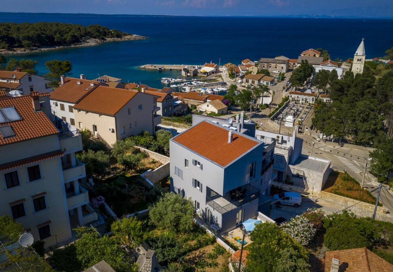 Ferienwohnung in Mali Lošinj - Ferienwohnung in Mali Lošinj mit Meerblick, Terrasse, Klimaanlage, W-LAN (4927-1)