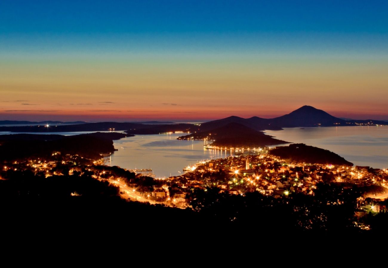 Ferienwohnung in Mali Lošinj - Ferienwohnung in Mali Lošinj mit Meerblick, Terrasse, Klimaanlage, W-LAN (4927-1)