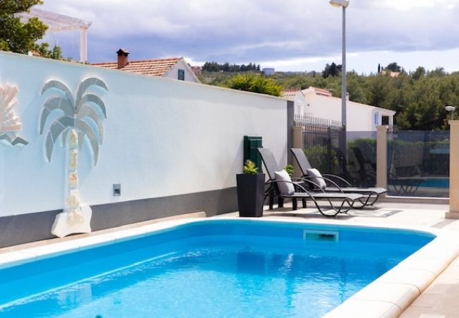 Ferienwohnung in Supetar - Ferienwohnung in Supetar mit Terrasse, Klimaanlage, W-LAN (3553-4) Ferienwohnung in Supetar - Ferienwohnung in Supetar mit Terrasse, Klimaanlage, W-LAN (3553-4)