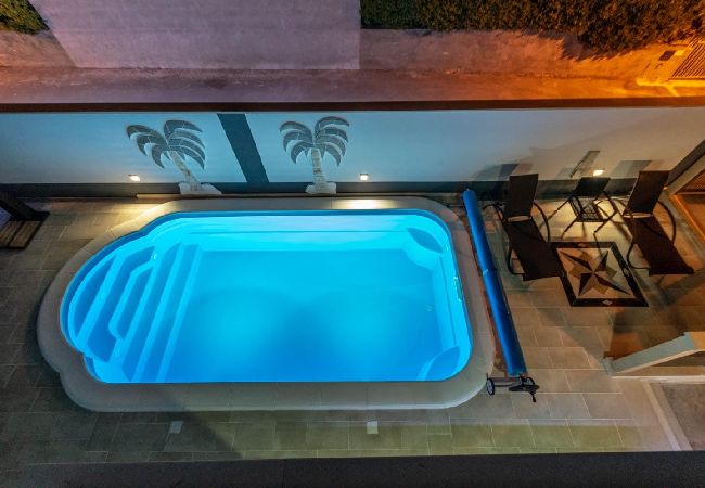 Ferienwohnung in Supetar - Ferienwohnung in Supetar mit Terrasse, Klimaanlage, W-LAN (3553-4) Ferienwohnung in Supetar - Ferienwohnung in Supetar mit Terrasse, Klimaanlage, W-LAN (3553-4)