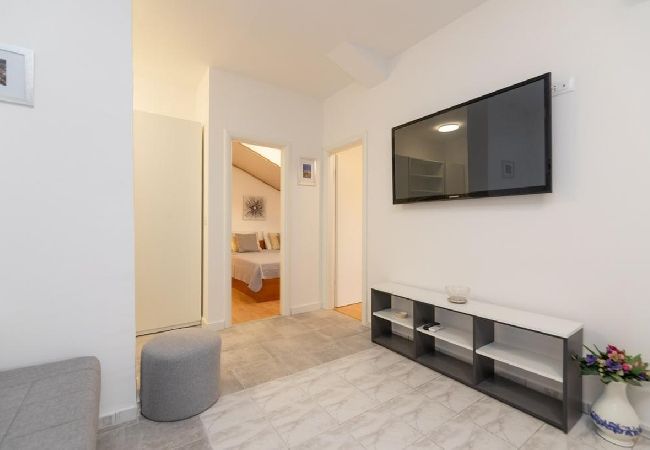 Ferienwohnung in Supetar - Ferienwohnung in Supetar mit Terrasse, Klimaanlage, W-LAN (3553-4) Ferienwohnung in Supetar - Ferienwohnung in Supetar mit Terrasse, Klimaanlage, W-LAN (3553-4)