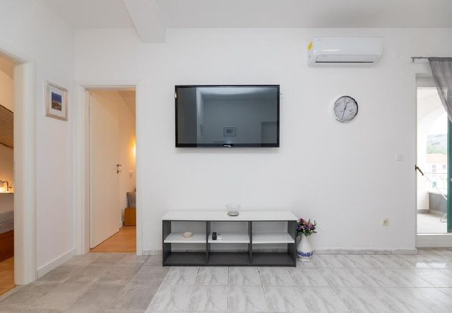 Ferienwohnung in Supetar - Ferienwohnung in Supetar mit Terrasse, Klimaanlage, W-LAN (3553-4) Ferienwohnung in Supetar - Ferienwohnung in Supetar mit Terrasse, Klimaanlage, W-LAN (3553-4)