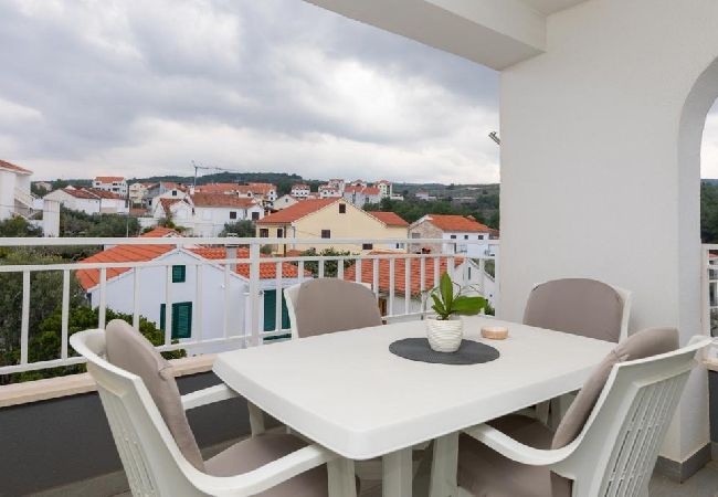 Ferienwohnung in Supetar - Ferienwohnung in Supetar mit Terrasse, Klimaanlage, W-LAN (3553-4) Ferienwohnung in Supetar - Ferienwohnung in Supetar mit Terrasse, Klimaanlage, W-LAN (3553-4)