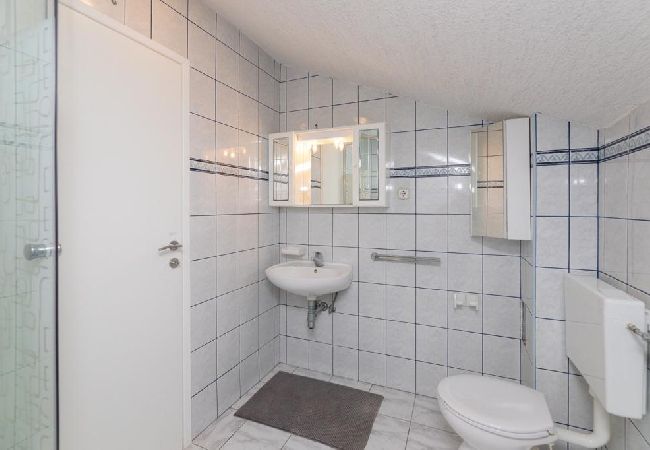 Ferienwohnung in Supetar - Ferienwohnung in Supetar mit Terrasse, Klimaanlage, W-LAN (3553-4) Ferienwohnung in Supetar - Ferienwohnung in Supetar mit Terrasse, Klimaanlage, W-LAN (3553-4)