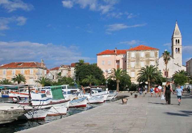 Ferienwohnung in Supetar - Ferienwohnung in Supetar mit Terrasse, Klimaanlage, W-LAN (3553-4) Ferienwohnung in Supetar - Ferienwohnung in Supetar mit Terrasse, Klimaanlage, W-LAN (3553-4)