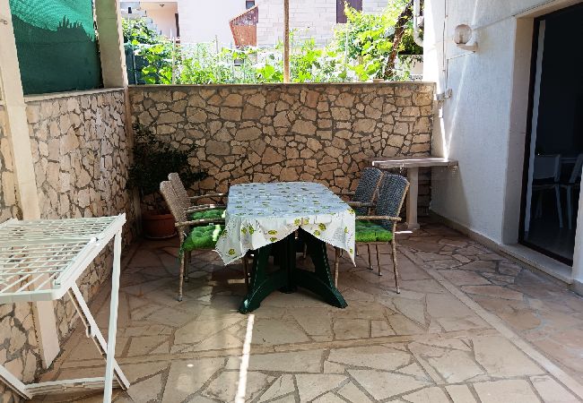 Ferienwohnung in Povlja - Ferienwohnung in Povlja mit Terrasse, Klimaanlage, W-LAN (4991-1) Ferienwohnung in Povlja - Ferienwohnung in Povlja mit Terrasse, Klimaanlage, W-LAN (4991-1)
