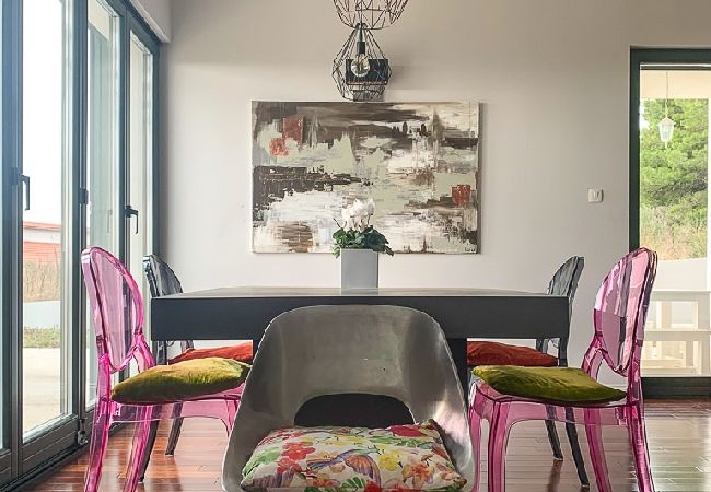 Ferienhaus in Split - Ferienhaus in Split mit Meerblick, Terrasse, Klimaanlage, W-LAN (4937-1) Ferienhaus in Split - Ferienhaus in Split mit Meerblick, Terrasse, Klimaanlage, W-LAN (4937-1)