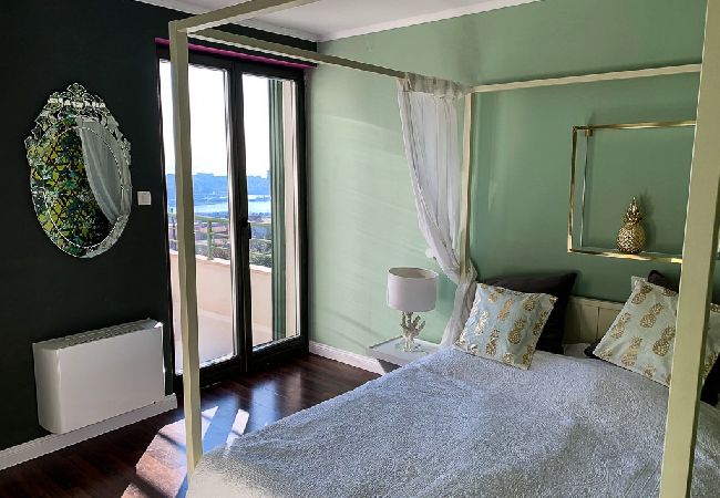 Ferienhaus in Split - Ferienhaus in Split mit Meerblick, Terrasse, Klimaanlage, W-LAN (4937-1) Ferienhaus in Split - Ferienhaus in Split mit Meerblick, Terrasse, Klimaanlage, W-LAN (4937-1)