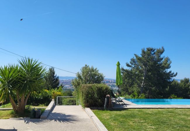 Ferienhaus in Split - Ferienhaus in Split mit Meerblick, Terrasse, Klimaanlage, W-LAN (4937-1) Ferienhaus in Split - Ferienhaus in Split mit Meerblick, Terrasse, Klimaanlage, W-LAN (4937-1)