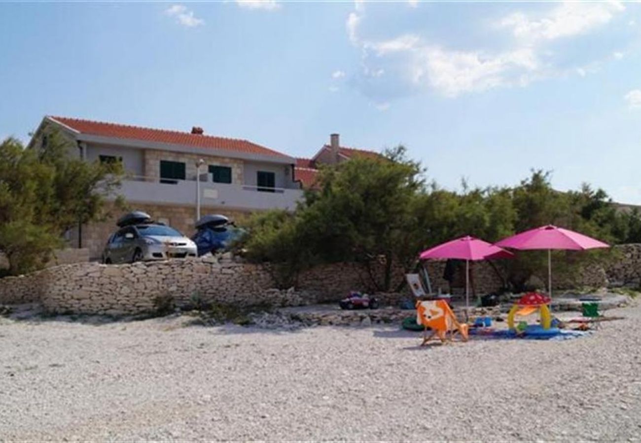 Ferienwohnung in Povlja - Ferienwohnung in Povlja mit Meerblick, Balkon, Klimaanlage, W-LAN (4936-3)