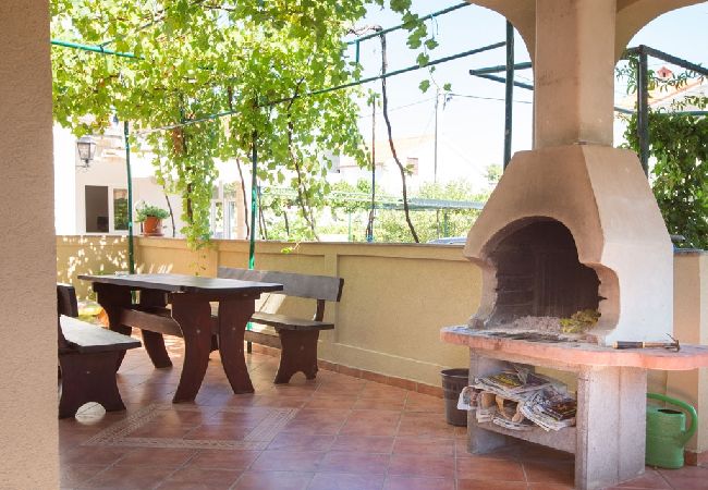 Ferienwohnung in Lopar - Ferienwohnung in Lopar mit Balkon, Klimaanlage, W-LAN (4739-3) Ferienwohnung in Lopar - Ferienwohnung in Lopar mit Balkon, Klimaanlage, W-LAN (4739-3)