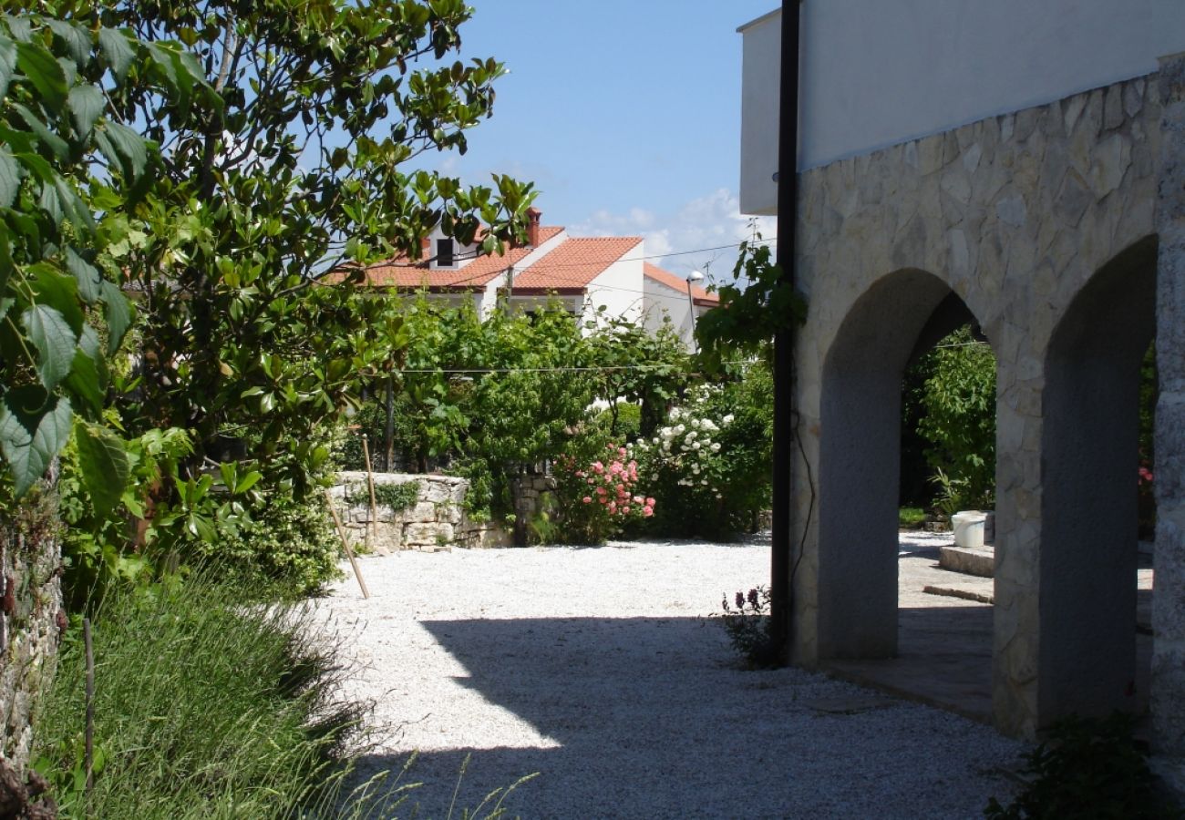 Ferienwohnung in Funtana - Ferienwohnung in Funtana mit Balkon, Klimaanlage, W-LAN, Waschmaschine (4982-10)