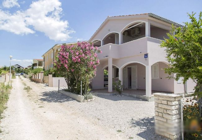 Ferienwohnung in Vir - Ferienwohnung in Vir mit Meerblick, Balkon, Klimaanlage, W-LAN (3777-1) Ferienwohnung in Vir - Ferienwohnung in Vir mit Meerblick, Balkon, Klimaanlage, W-LAN (3777-1)