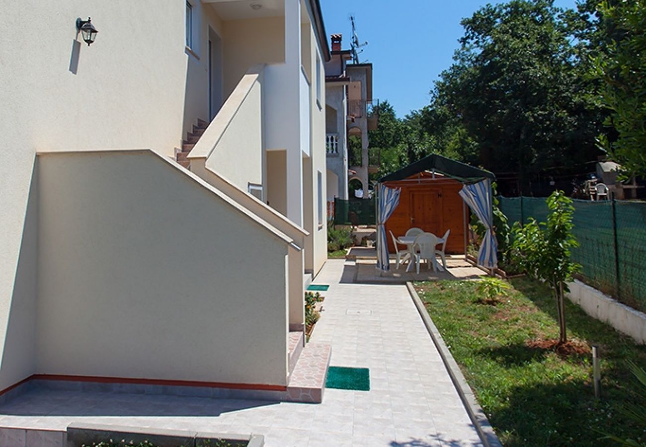 Ferienwohnung in Porec - Ferienwohnung in Poreč mit Balkon, Klimaanlage, W-LAN, Waschmaschine (4928-10)