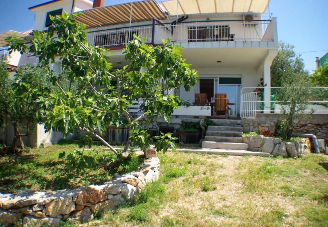 Ferienwohnung in Murter - Ferienwohnung in Murter mit Meerblick, Terrasse, Klimaanlage, W-LAN (5026-1)