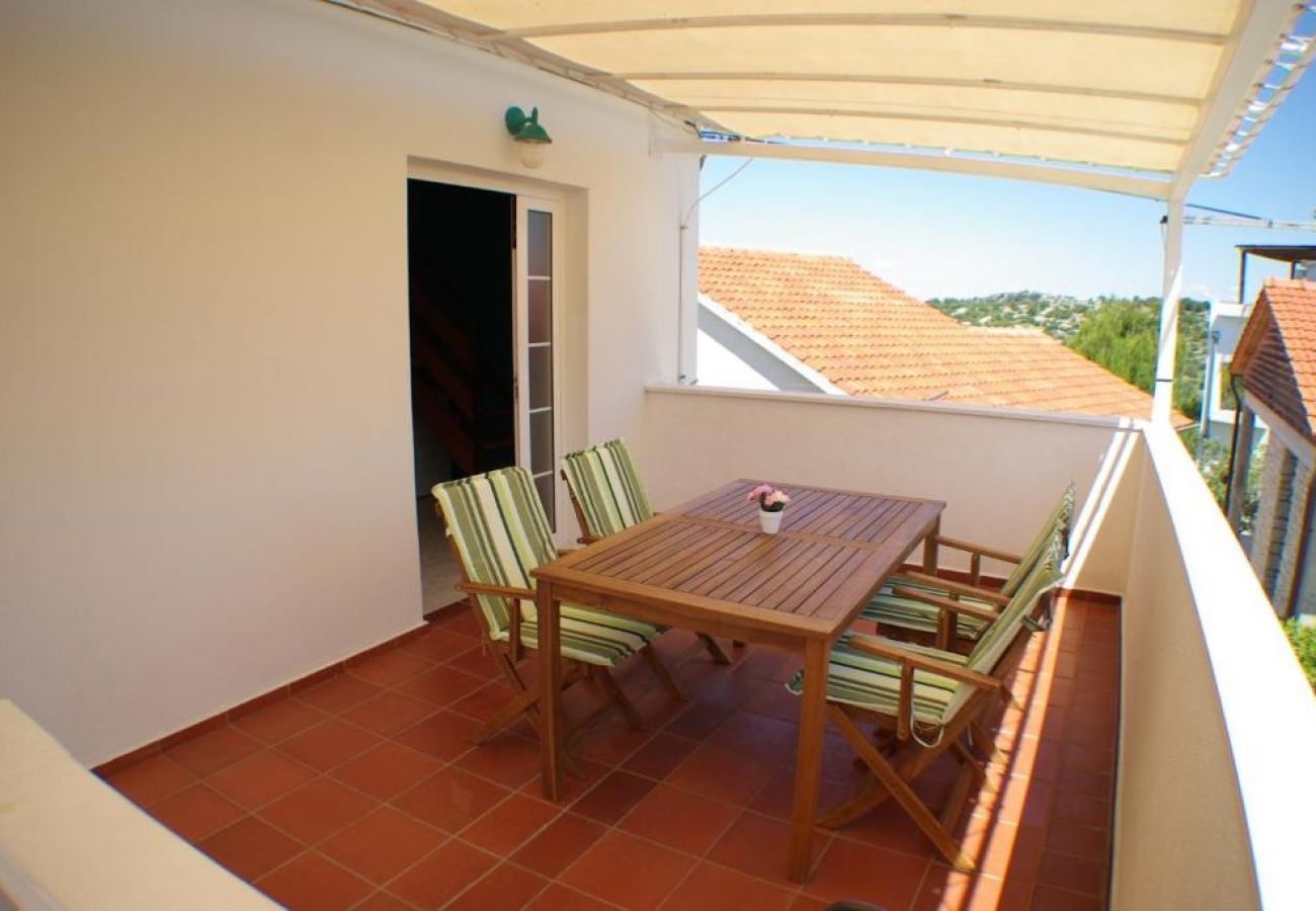 Ferienwohnung in Murter - Ferienwohnung in Murter mit Meerblick, Terrasse, Klimaanlage, W-LAN (5026-2)