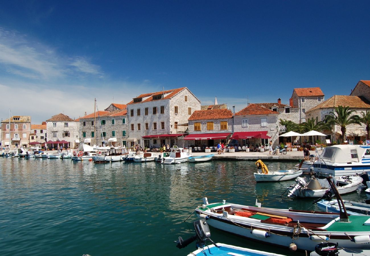 Ferienwohnung in Stari Grad - Ferienwohnung in Stari Grad (Hvar) mit Balkon, Klimaanlage, W-LAN, Spülmaschine (5028-2)