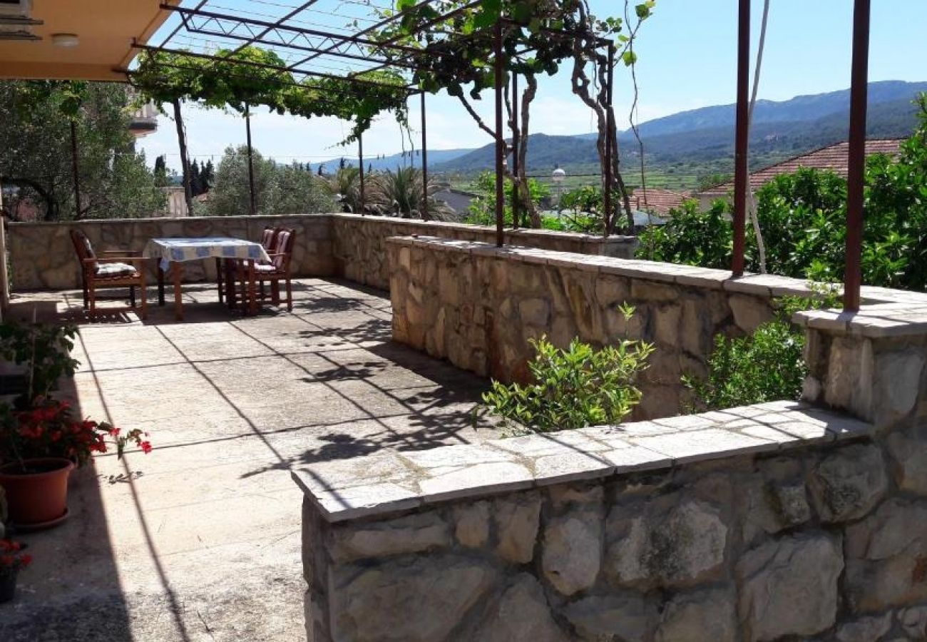 Ferienwohnung in Stari Grad - Ferienwohnung in Stari Grad (Hvar) mit Terrasse, Klimaanlage, W-LAN, Waschmaschine (5028-1)