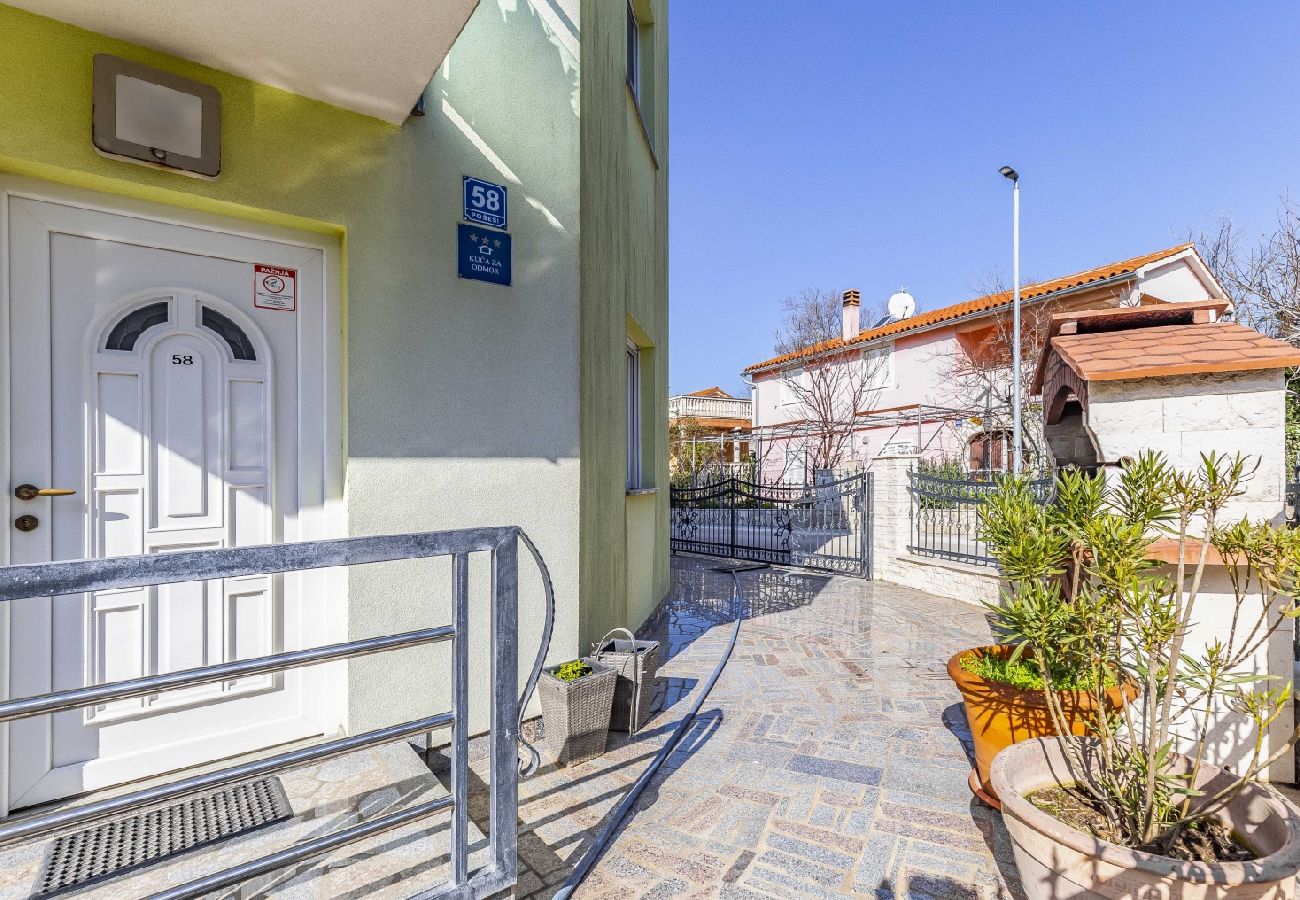 Ferienhaus in Medulin - Ferienhaus in Medulin mit Meerblick, Terrasse, Klimaanlage, W-LAN (3486-4)