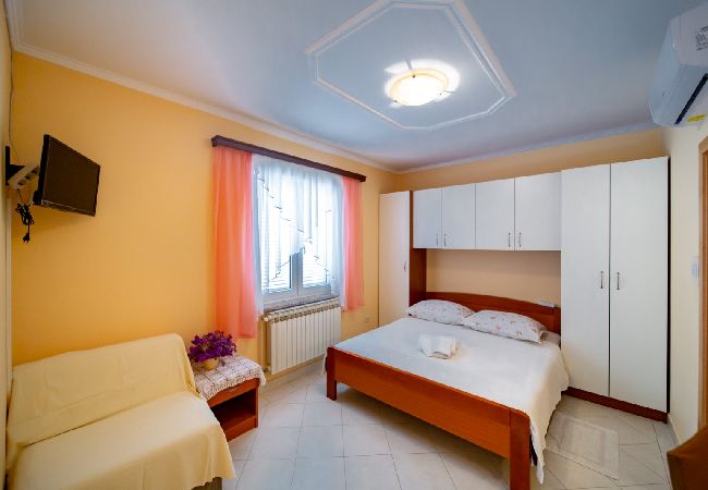 Studio in Lopar - Studioapartment in Lopar mit Klimaanlage, W-LAN (4886-5) Studio in Lopar - Studioapartment in Lopar mit Klimaanlage, W-LAN (4886-5)