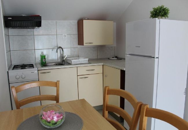 Ferienwohnung in Tribunj - Ferienwohnung in Tribunj mit Meerblick, Balkon, Klimaanlage, W-LAN (5034-2) Ferienwohnung in Tribunj - Ferienwohnung in Tribunj mit Meerblick, Balkon, Klimaanlage, W-LAN (5034-2)