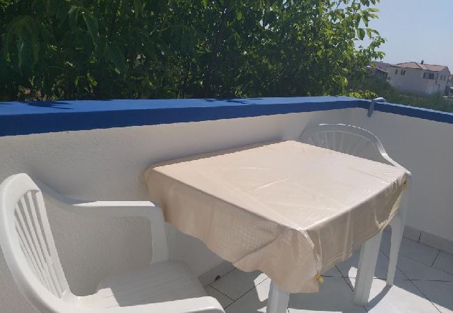 Ferienwohnung in Tribunj - Ferienwohnung in Tribunj mit Meerblick, Balkon, Klimaanlage, W-LAN (5034-2) Ferienwohnung in Tribunj - Ferienwohnung in Tribunj mit Meerblick, Balkon, Klimaanlage, W-LAN (5034-2)