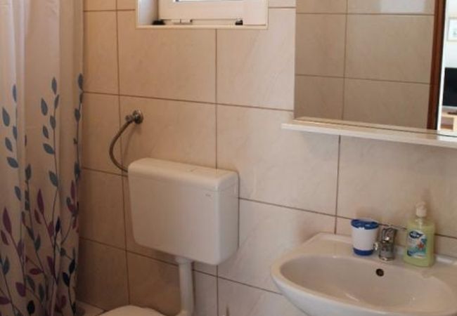 Ferienwohnung in Tribunj - Ferienwohnung in Tribunj mit Meerblick, Balkon, Klimaanlage, W-LAN (5034-2) Ferienwohnung in Tribunj - Ferienwohnung in Tribunj mit Meerblick, Balkon, Klimaanlage, W-LAN (5034-2)