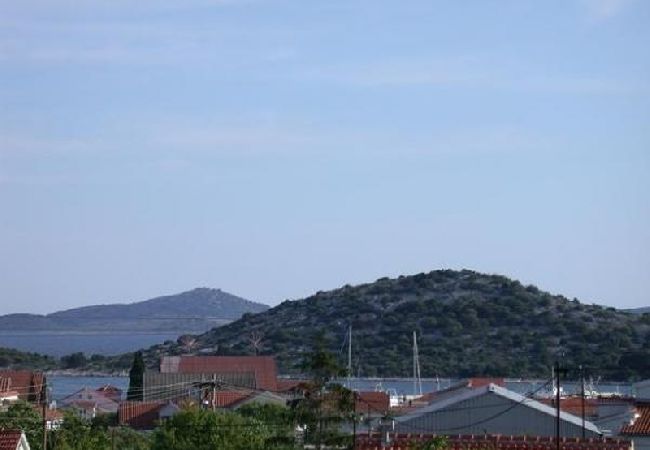 Ferienwohnung in Tribunj - Ferienwohnung in Tribunj mit Meerblick, Balkon, Klimaanlage, W-LAN (5034-2) Ferienwohnung in Tribunj - Ferienwohnung in Tribunj mit Meerblick, Balkon, Klimaanlage, W-LAN (5034-2)