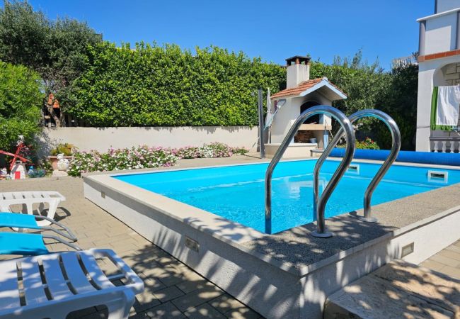 Ferienwohnung in Tribunj - Ferienwohnung in Tribunj mit Meerblick, Balkon, Klimaanlage, W-LAN (5034-2) Ferienwohnung in Tribunj - Ferienwohnung in Tribunj mit Meerblick, Balkon, Klimaanlage, W-LAN (5034-2)