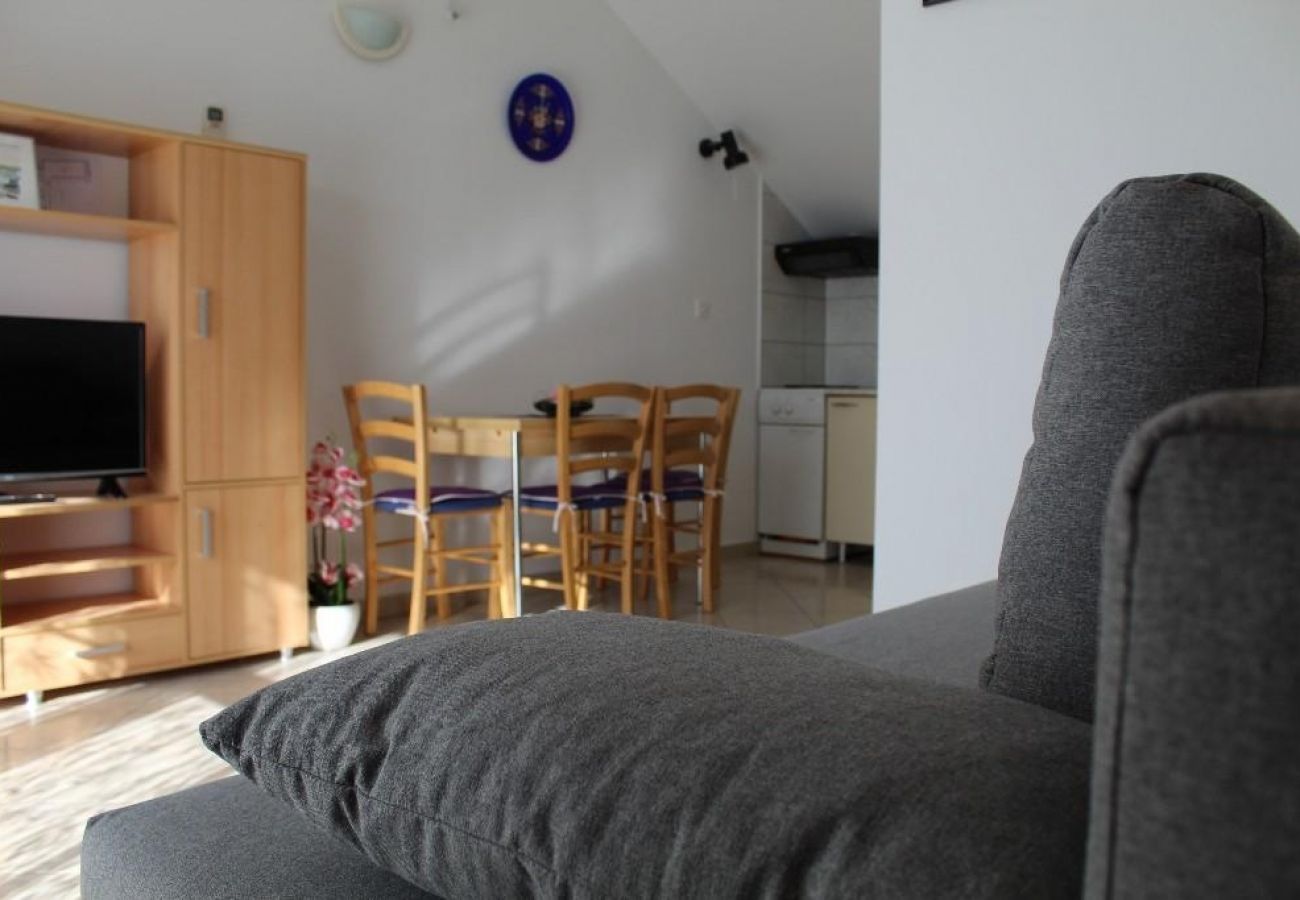 Ferienwohnung in Tribunj - Ferienwohnung in Tribunj mit Meerblick, Balkon, Klimaanlage, W-LAN (5034-2)