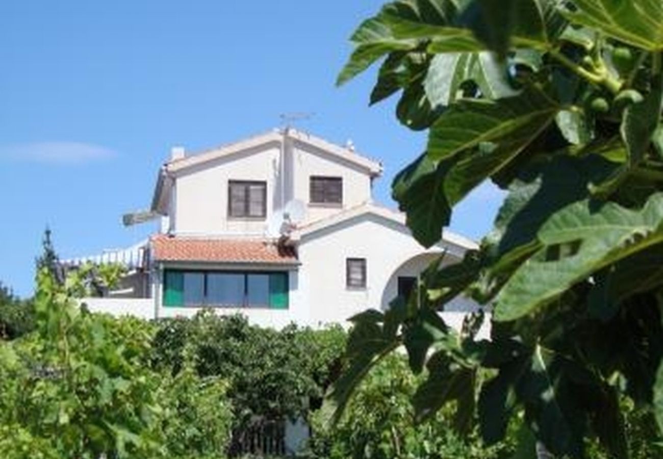 Ferienwohnung in Tribunj - Ferienwohnung in Tribunj mit Balkon, Klimaanlage, W-LAN (5037-4)