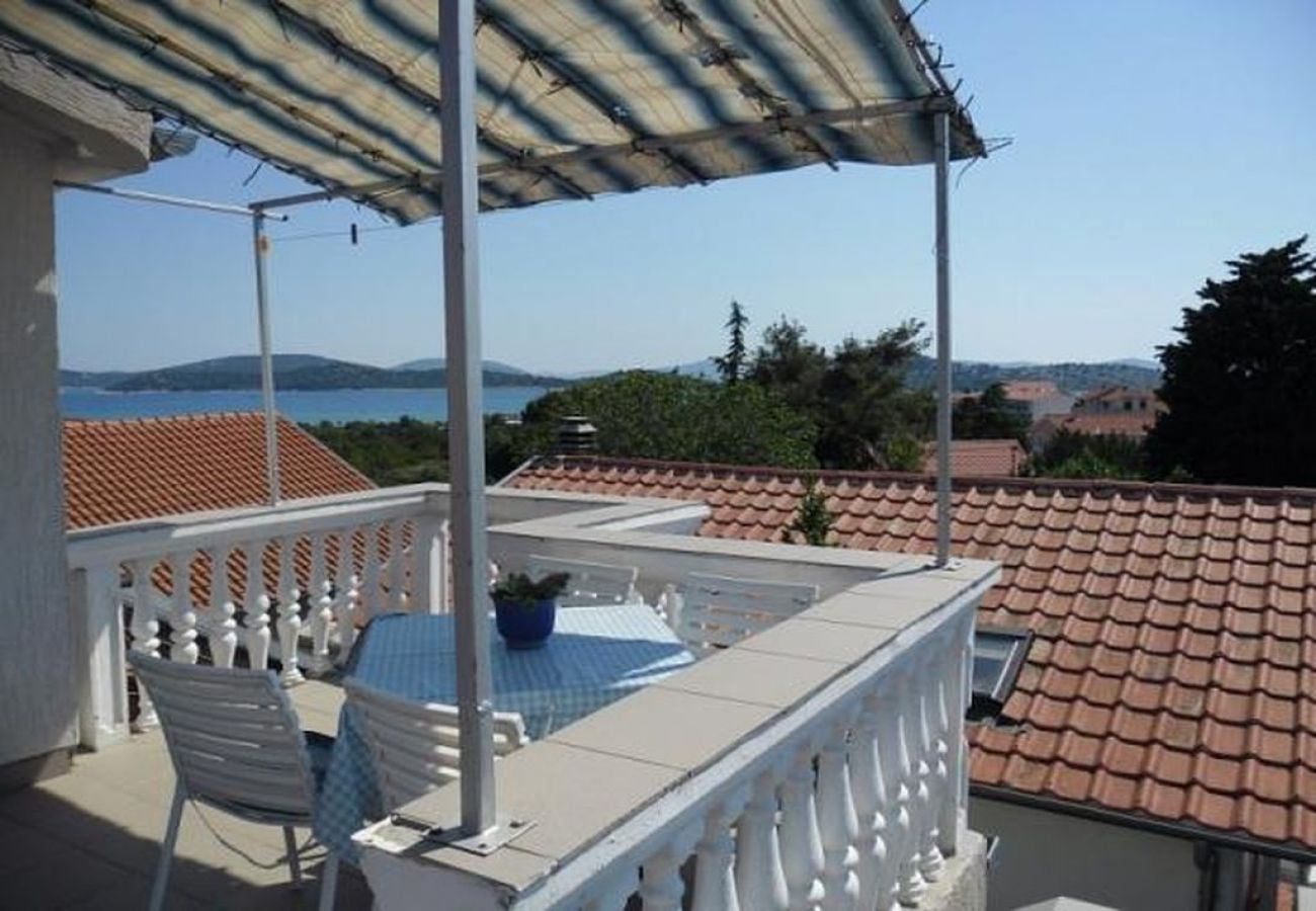 Ferienwohnung in Tribunj - Ferienwohnung in Tribunj mit Meerblick, Balkon, Klimaanlage, W-LAN (5037-2)